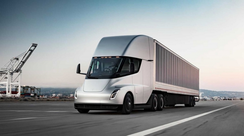 Илон Маск: электрический грузовик Tesla Semi будет проезжать на одном заряде до 1000 км