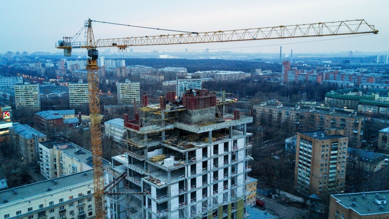 Минстрой: более 61 млн "квадратов" жилья введено в России с начала года