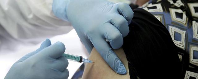 Мурашко: вакцинация пожилых от COVID может начаться с будущей недели