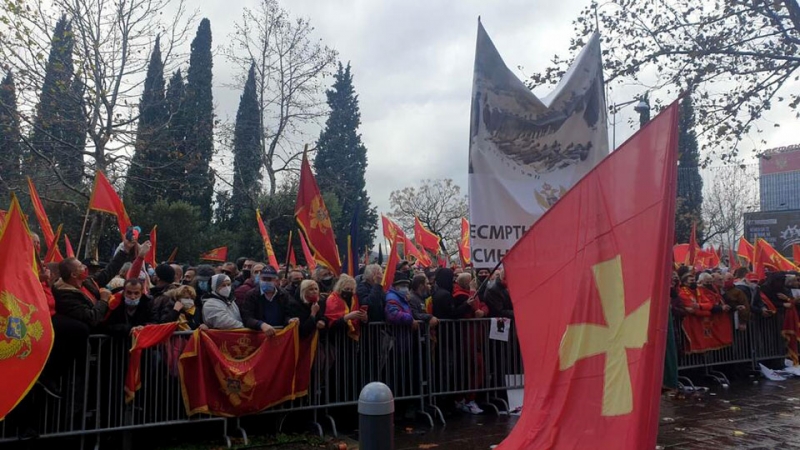 «Мы слышим фашистскую риторику»: в Черногории прошел антисербский «маскарад» сторонников Джукановича