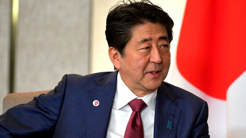 Прокуратура Токио вызвала Абе на допрос по делу об ужинах для однопартийцев