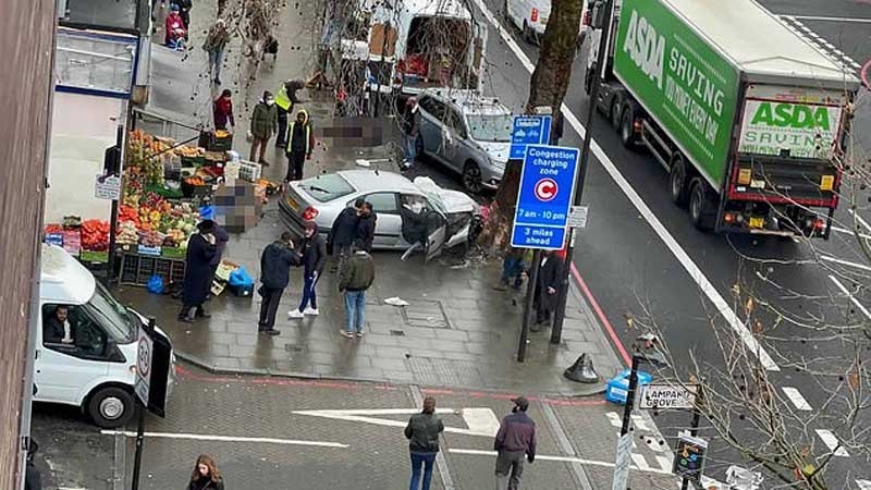 В Лондоне автомобиль наехал на пешеходов, есть раненые
