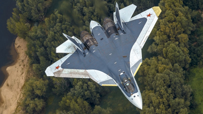 ВКС России получили первый серийный Су-57