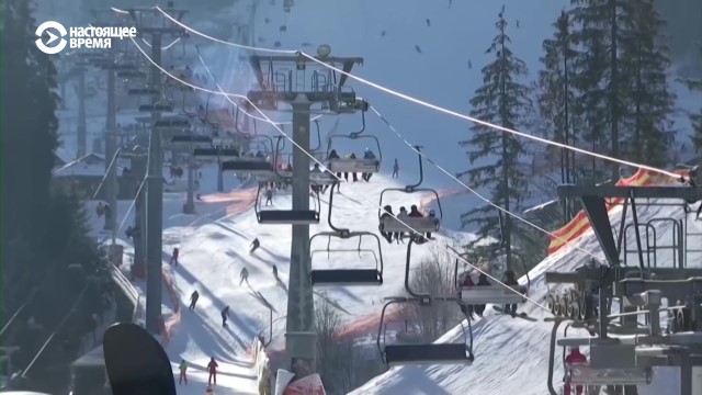 Буковель забит: украинцы в этом году катаются на лыжах дома
