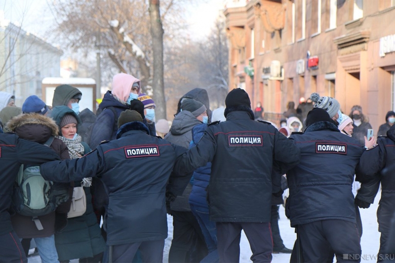 Четверых активистов арестовали после акции протеста в Челябинске