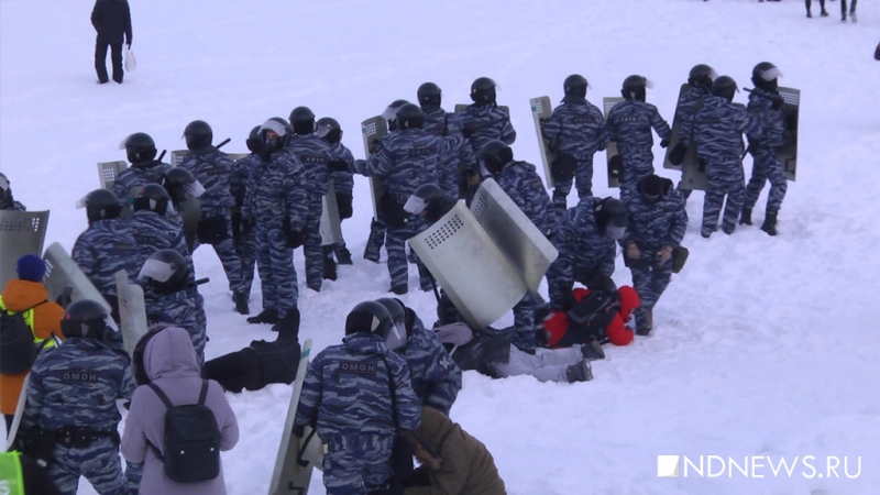 В Екатеринбурге на акции протеста задержали художника Тимофея Радю, в Москве – драматурга Василия Сигарева