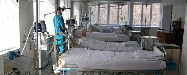 В России освободилось более 30% больничных коек для зараженных COVID-19
