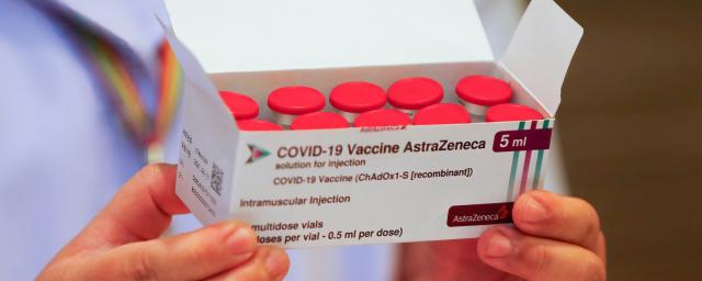 AstraZeneca заверила в безопасности своей вакцины на фоне приостановки ее использования