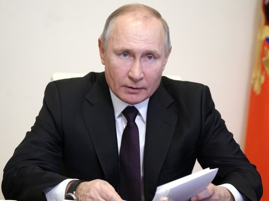Индексация пенсий, помощь детям: названы возможные «подарки» из послания Путина