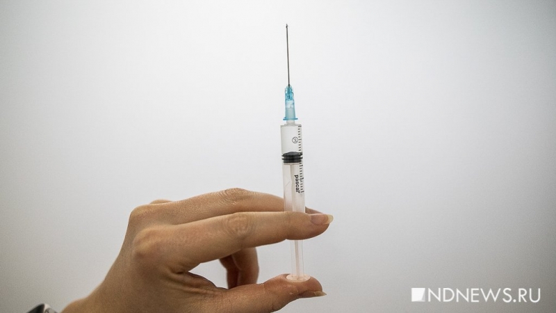 Венгрия приостановила вакцинацию AstraZeneca из-за технических сбоев