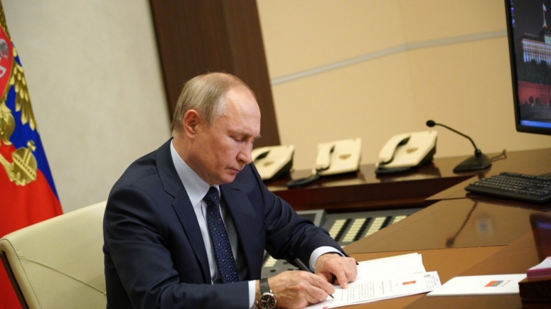 Путин подписал закон об «обнулении» своих президентских сроков