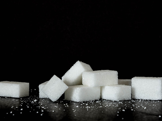 СМИ рассказали о приостановке поставок сахара в торговые сети