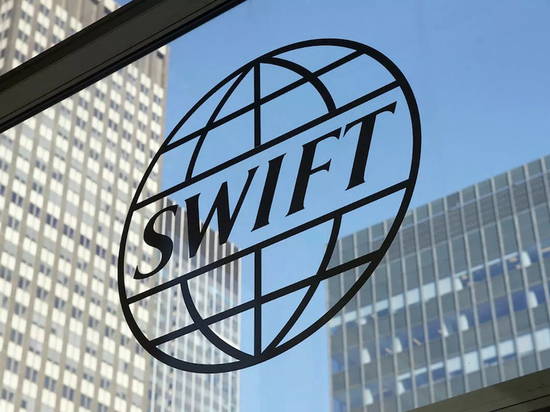 Европарламент пригрозил отключить Россию от SWIFT: чем это обернется