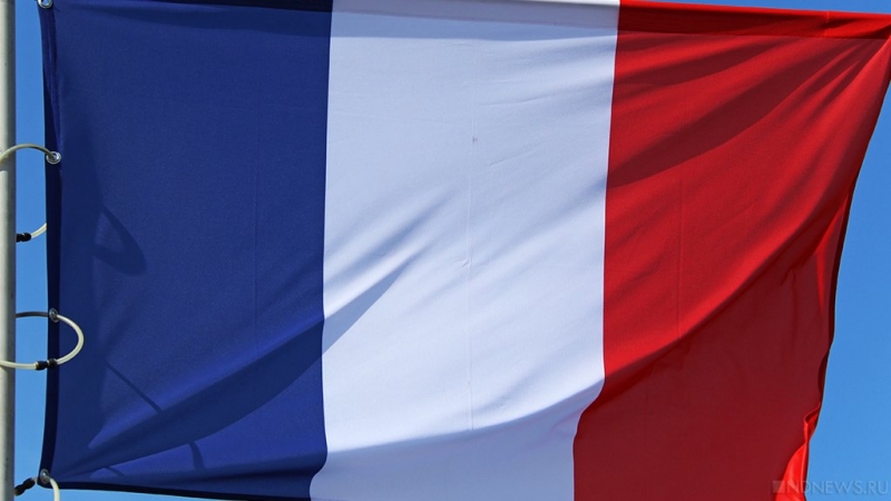 Франция на пороге гражданской войны: военные снова обратились к президенту Макрону