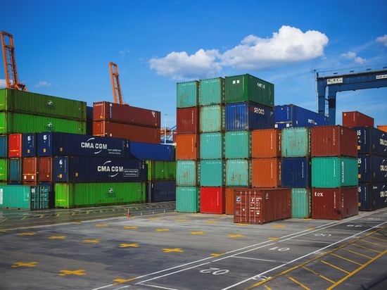 Закрытие китайских портов из-за коронавируса грозит миру дефицитом товаров