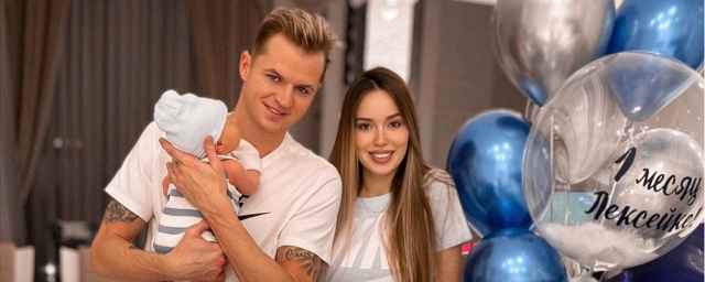 Анастасия Костенко и Дмитрий Тарасов крестили новорожденного сына