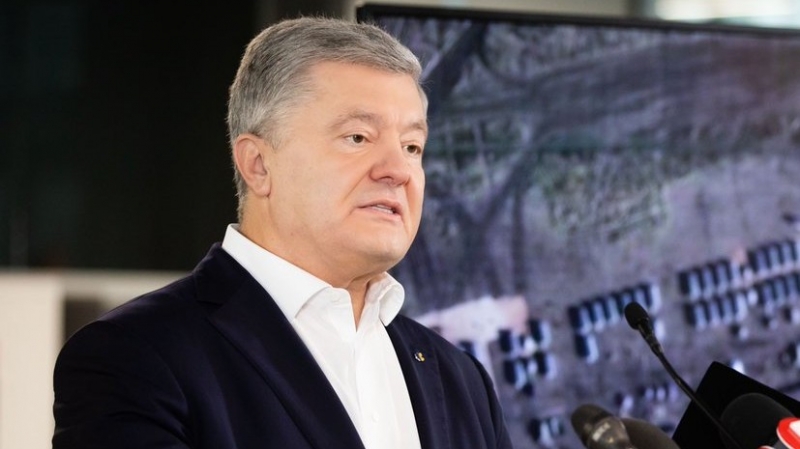 Порошенко уехал с Украины в дипломатическое турне