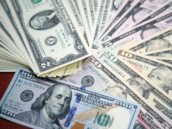 Байден запретил поставлять в Россию доллары: чем это грозит
