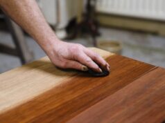 Отделка пола: правила очистки и покраски