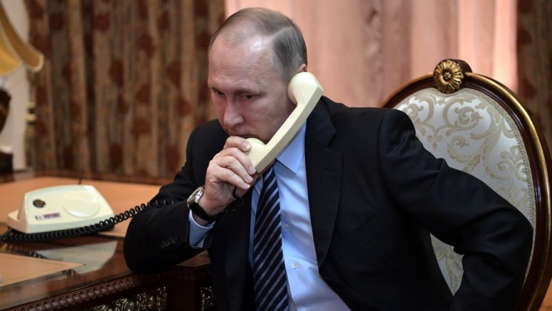 Главы России и Германии провели телефонный разговор