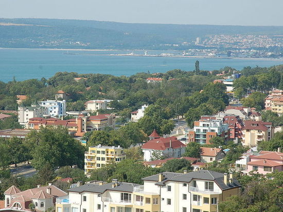 Россияне массово распродают недвижимость за рубежом: что творится в Болгарии