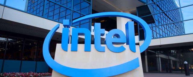 Intel приостанавливает свою работу в России на фоне ситуации на Украине