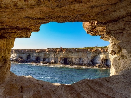 Кипр облегчает въезд туристам: кто и зачем поспешит туда