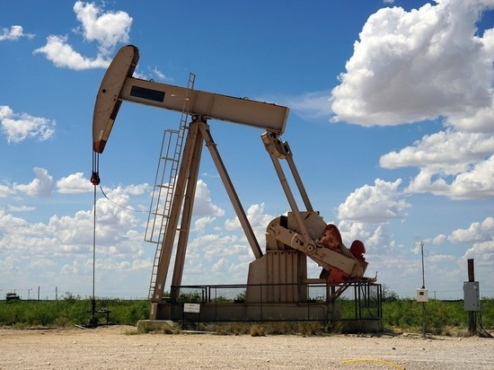 У России появились излишки нефти: снизятся ли цены на бензин