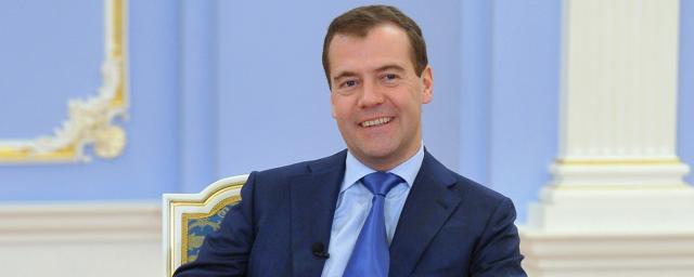 Медведев рассказал о своем первом автомобиле «Лада»