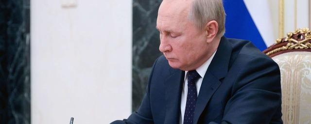 Владимир Путин отправил в отставку пять генералов МВД