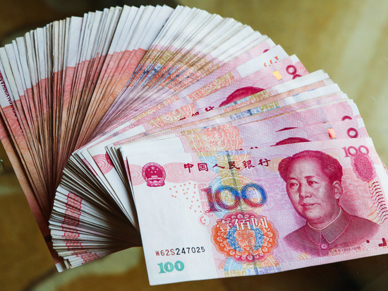 Экономист Тарасов: юань является привлекательной альтернативе доллара для россиян