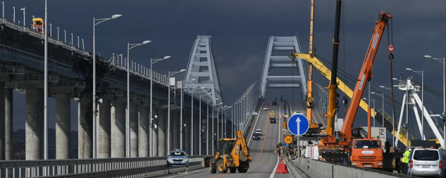 Движение по Крымскому мосту возобновили на полтора часа раньше