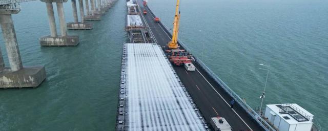 Движение автомобилей на Крымском мосту временно закроют 17 января