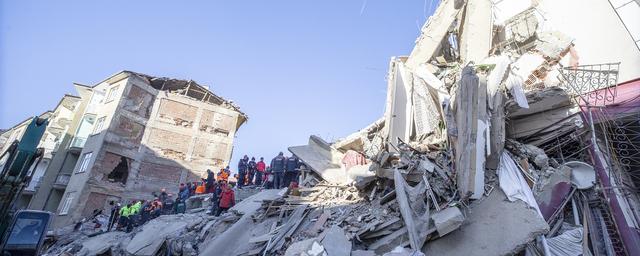 Из зоны землетрясения в Турции эвакуировали 39 россиян