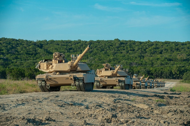 Армия США создала первую полностью модернизированную боевую группу с танками Abrams SepV3, гаубицами M109A7 Paladin, броневиками M2A4 Bradley и AMPV