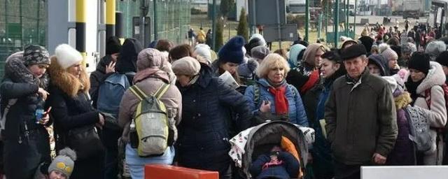 Читатели Exxpress подвергли критике власти за помощь богатым украинским беженцам