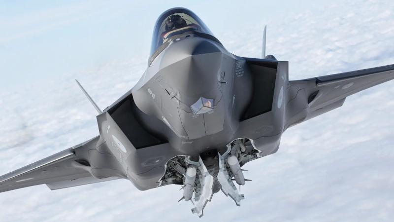 Lockheed Martin разрабатывает новую компоновку отсека для F-35A и F-35C – истребители смогут нести больше ракет AIM-120 AMRAAM