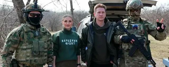 Российский артист Антон Шагин передал гуманитарную помощь бойцам спецназа в зоне СВО