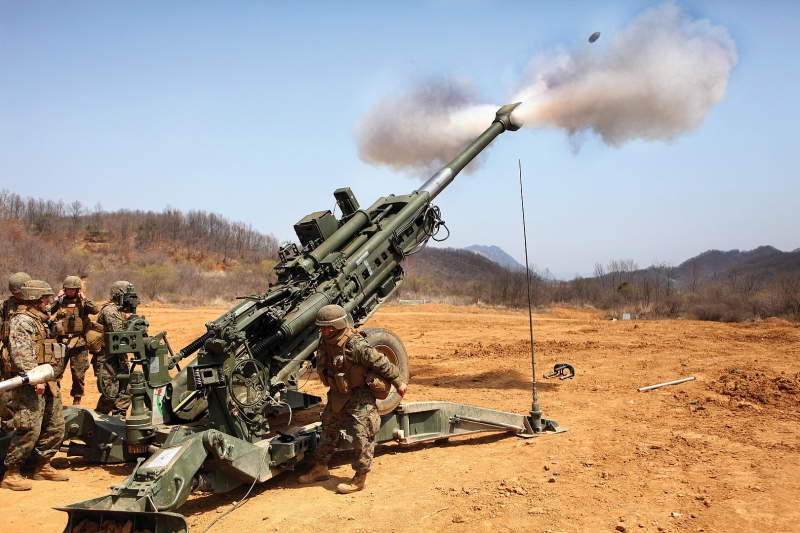 США и Индия обсуждают совместное производство экспериментальных гаубиц M777ER с увеличенной до 70 км дальностью стрельбы