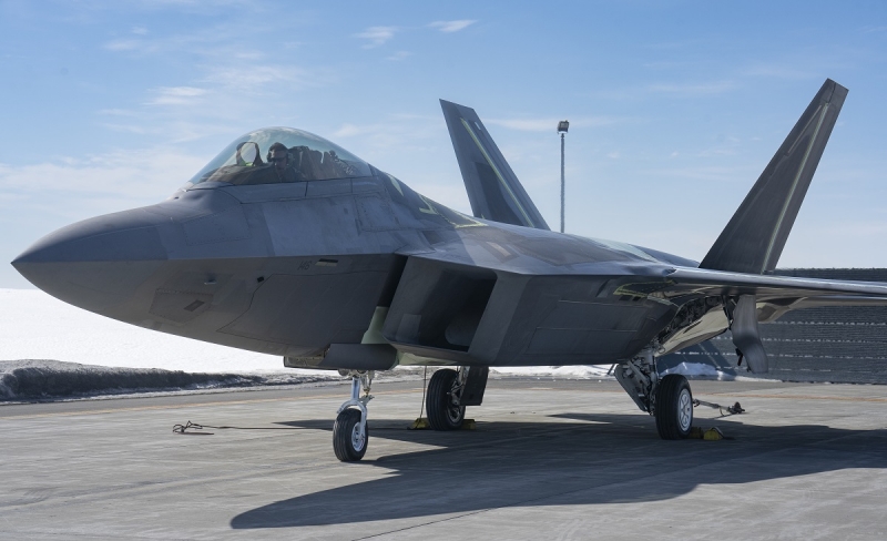 ВВС США вернули в строй истребитель пятого поколения F-22 Raptor, который был отремонтирован после аварии в 2018 году