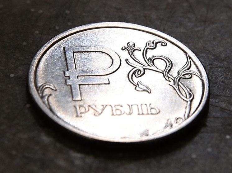 Крутой маршрут рубля: чем вызвано падение нацвалюты