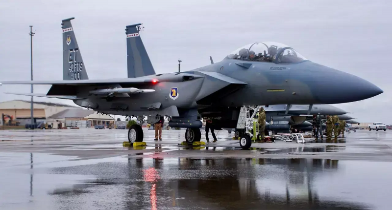 ВВС США могут закупить дополнительно шесть модернизированных истребителей F-15EX Eagle II стоимостью более $80 млн и увеличить парк до 110 самолётов