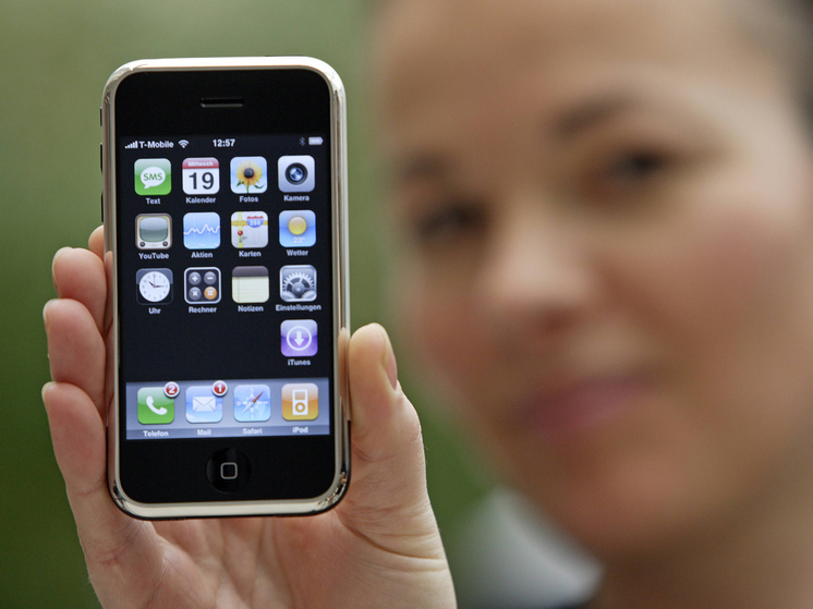 Айфон первого поколения ушел с молотка за невиданную цену