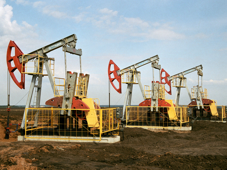 Российская нефть пробила потолок цен: что дальше будет с экспортом