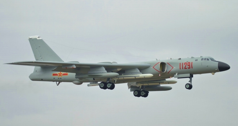 Ядерные бомбардировщики H-6 в сопровождении истребителей J-10, J-16 и военных кораблей Китая приблизились к Тайваню – самолёты пересекли зону идентификации ПВО