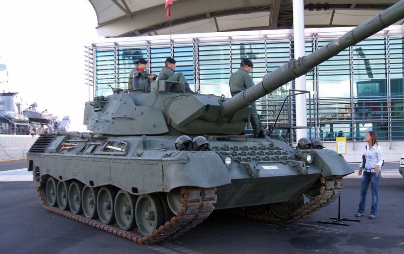 Швейцария начала расследование против компании RUAG, которая хотела продать Украине почти 100 танков Leopard 1A5