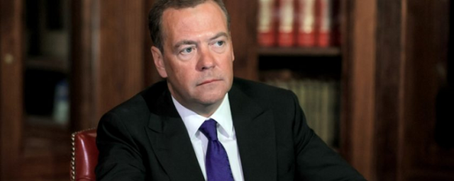 Зампред Совбеза Медведев засомневался в лояльности «Яндекса» России
