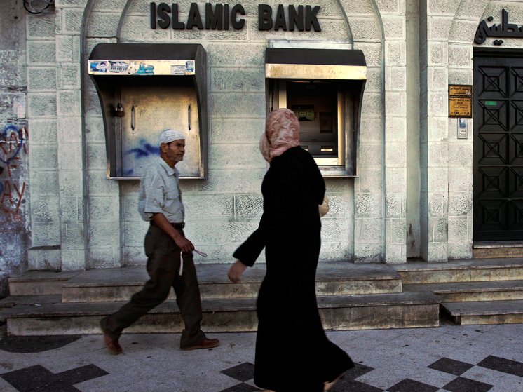 Финансы в хиджабе: в четырех регионах России запустили исламский банкинг