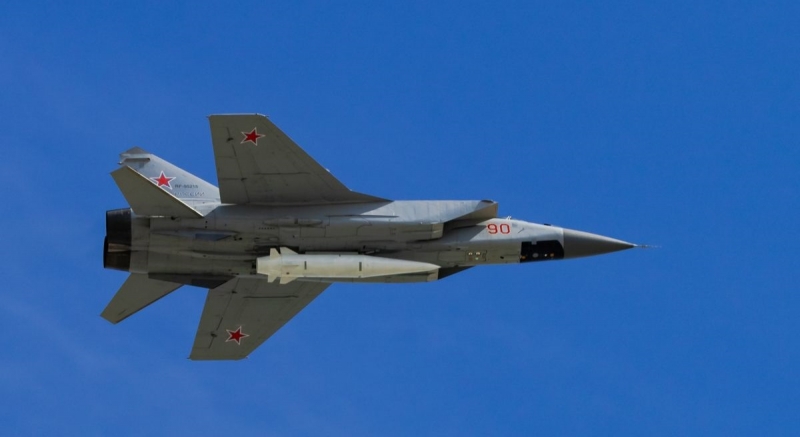 Россияне показали Ким Чен Ыну модернизированный истребитель МиГ-31И для псевдогиперзвуковых ракет Х-47М2