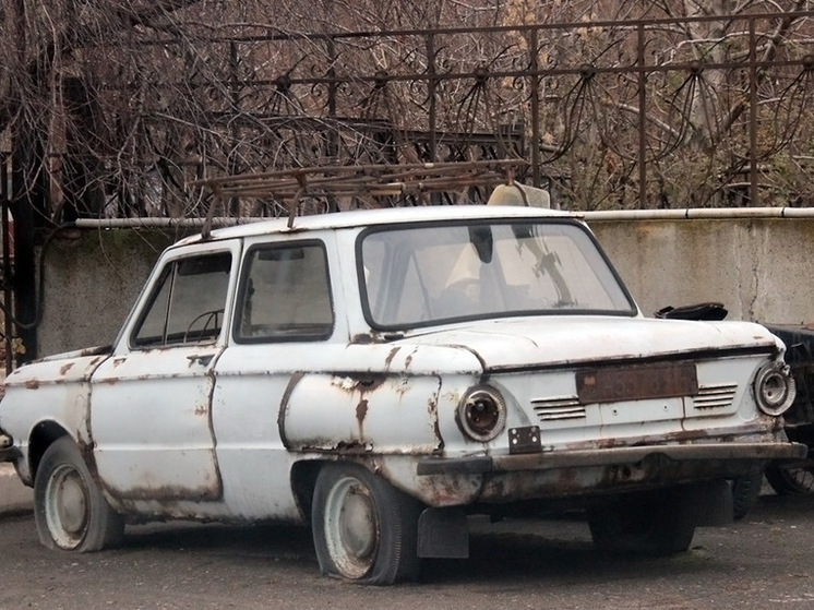 Жители Донецка бросают автомобили из-за подорожания топлива